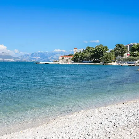 Family Friendly House With A Swimming Pool Zedno, Ciovo - 23762 Vakantiehuis *