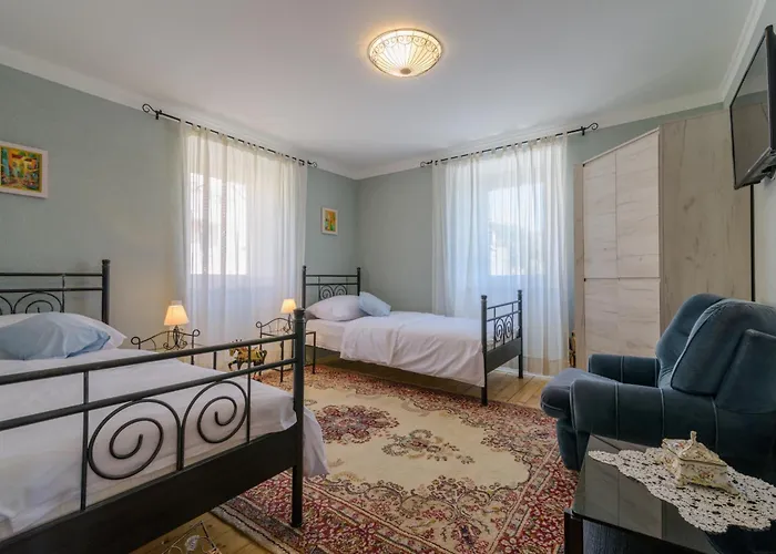 Casa vacanze Family Friendly House With A Swimming Pool Zedno, Ciovo - 23762