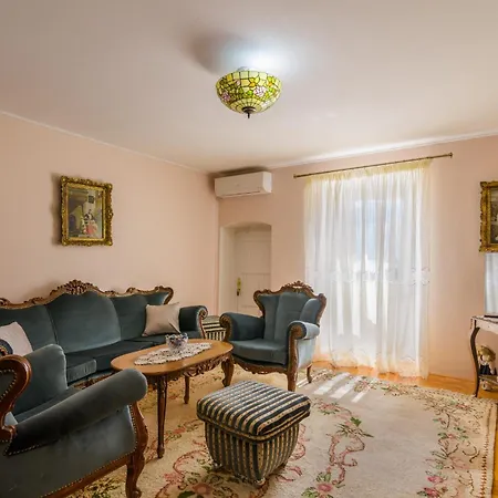 Family Friendly House With A Swimming Pool Zedno, Ciovo - 23762 בית נופש טרוגיר