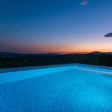 Family Friendly House With A Swimming Pool Zedno, Ciovo - 23762 בית נופש טרוגיר