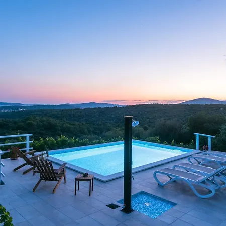 Family Friendly House With A Swimming Pool Zedno, Ciovo - 23762 Holiday home *